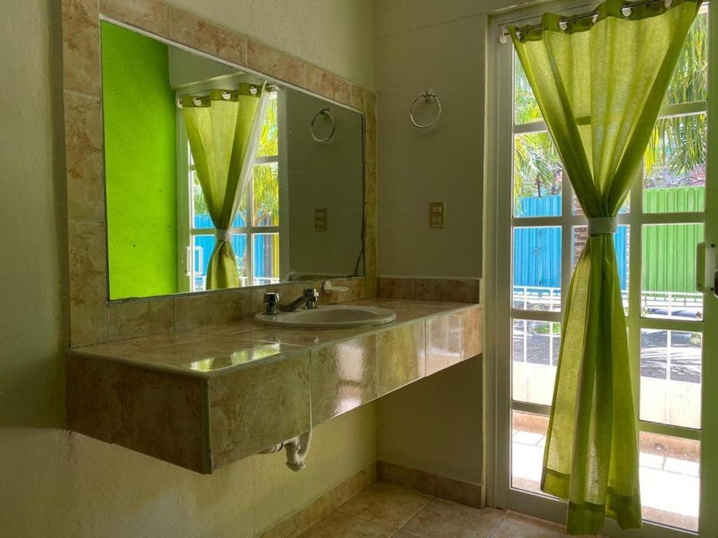 Hc International By R&T Hotell Cancún Exteriör bild