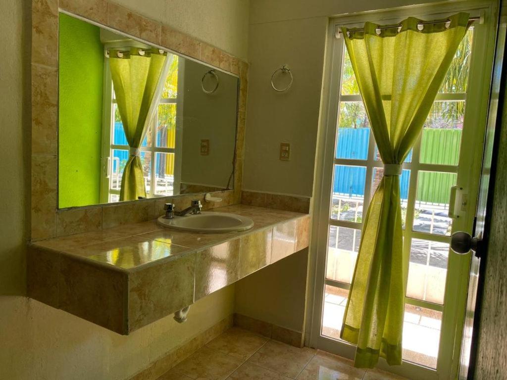 Hc International By R&T Hotell Cancún Exteriör bild