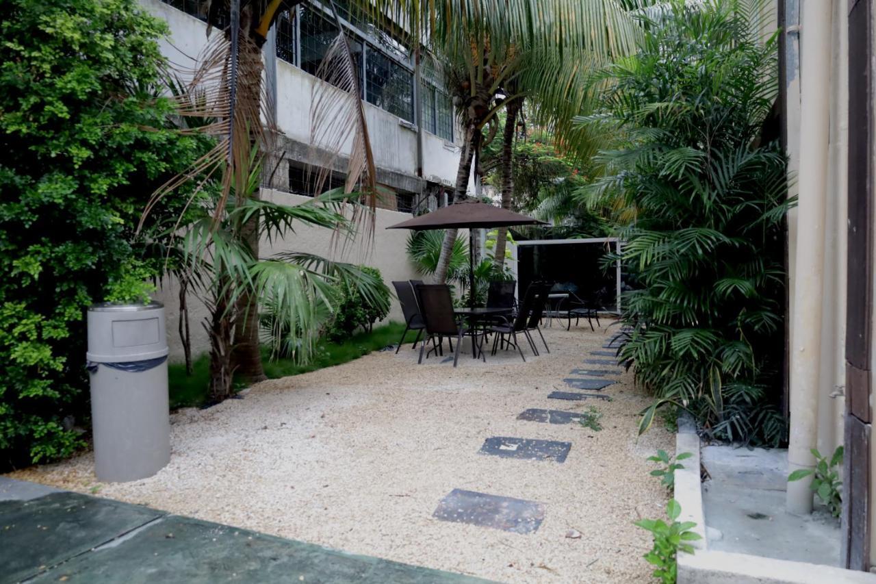 Hc International By R&T Hotell Cancún Exteriör bild